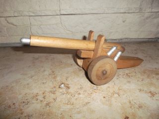 Kanone Aus Holz,  Funktionsfähig,  Mit Granaten Aus Alu, Bild