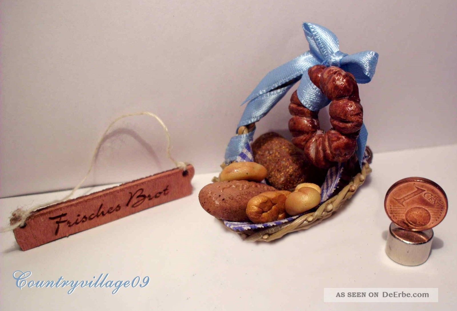 Brotkorb Mit Broten,  Weckerl,  Brot,  Rundes Brot,  Schild Für Puppenhaus 1:12 Miniatur Kaufmannsläden & Zubehör Bild