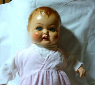 Sehr Schöne Masse Baby Puppe Mit Schelmaugen Bild
