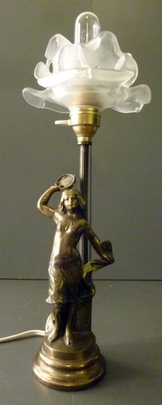 Jugendstil Lampe Tischlampe TÄnzerin Tamburin Schirm Matte Glasblüte Metallguss Bild