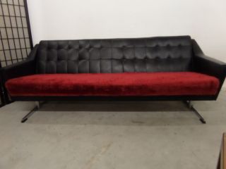 Schwarz Rotes Space Age Sofa Lounge Daybed Enterprise Lobby Stil 70er Jahre Bild