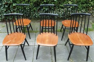 6 Stühle Und Tisch Von Haga Fors.  Entwurf: Tapiovaara Bild