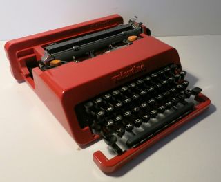 Olivetti Valentine Ettore Sottsass 1969er,  Mechanische Schreibmaschine Bild
