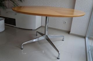 Orig.  Vitra Charles Eames Bürotisch Contract Table Konferenztisch D: 120cm Top Bild