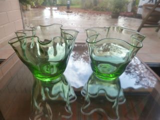 2 Taschentuchvasen Glas Glasvasen Vasen Grün Mundgeblasen Mit Abriss Bild