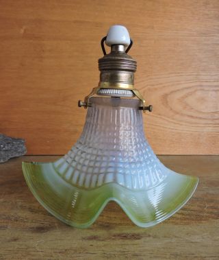 Alt Jugendstil Lampe Deckenlampe Optisch Opalin Gewellt Uranglas 1910 Bild