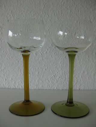 2 Alte Weingläser,  Grüner/brauner Stiel,  Klare Kuppa - Zw.  1900 Und 1930 Bild