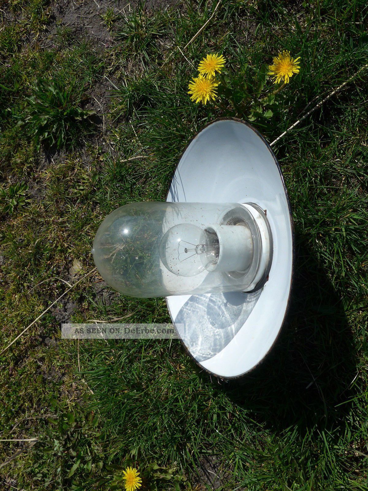 Alte Art Deco Glaskolbenlampe Glas/porz. Emailschirm Industrielampe