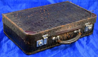 Alter Vintage Koffer Köfferchen Lila Innenfutter Reptiloptik Leder Geprägt Bild