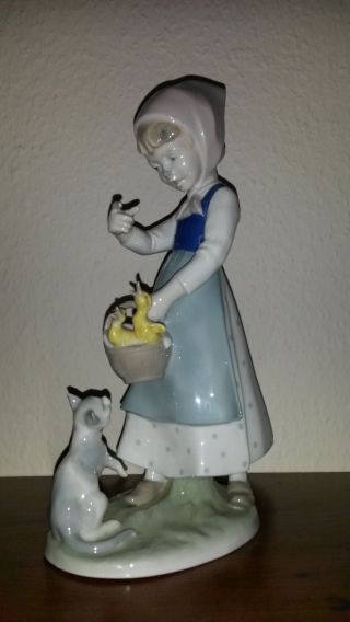 Seltene Gräfenthal Porzellanfigur 27 Cm Mädchen Mit Kücken Und Katze Bild