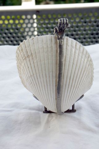 Wunderschöne Skurile Muscheldose Mit Skeletthand Verschluss Um 1920 Oder älter Bild