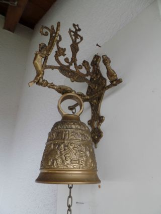 Alte Große Glocke / Tempelglocke Aus Messing Mit Halterung Für Wandmontage Bild