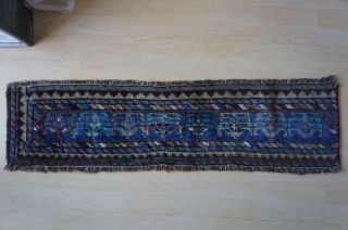 Schöner Teppich Kleiner Läufer Alter Und Herkunft Unbekannt Bild