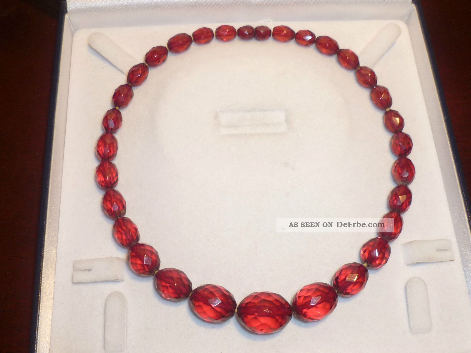 Schöne Kette Im Verlauf,  Kirschfarben,  Bakelit?,  Bernstein?,  Ungeprüft,  40 Cm,  5 Tage Ketten Bild