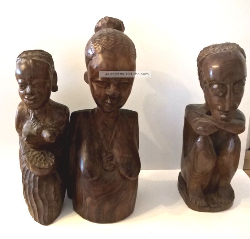 Afrikanisches Ehepaar Mit Schwiegermutter – Holz Skulpturen – African Sculptures Entstehungszeit nach 1945 Bild