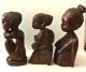 Afrikanisches Ehepaar Mit Schwiegermutter – Holz Skulpturen – African Sculptures Entstehungszeit nach 1945 Bild 1