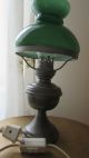 1alt Wunderschönetischlampe Petroleumlampe Elektrisch - Zinn - Grüner Glassschi Gefertigt nach 1945 Bild 1