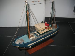 Modelschiff,  Fischkutter Model,  Holzmodel. Bild