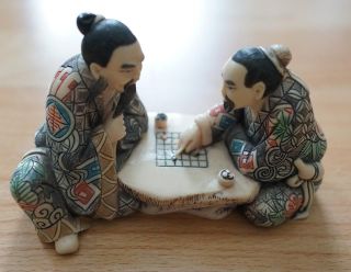 Figur - Asien - 2 Japaner Beim Schachspiel - Signiert/gestempelt - Netsuke Bild
