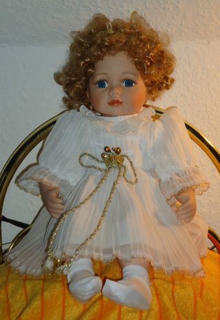 ♥♥ Alte Porzellan - Puppen M.  Spieluhr Weißen Spitzen Kleid & Gold - Rosen I.  Haar ♥♥ Bild