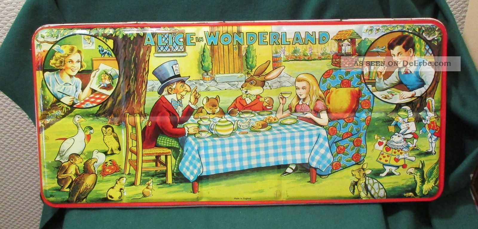Alice In Wonderland Paint Box: Circa 1952: Große Zinn - Box.  - Grafiken Antikspielzeug Bild