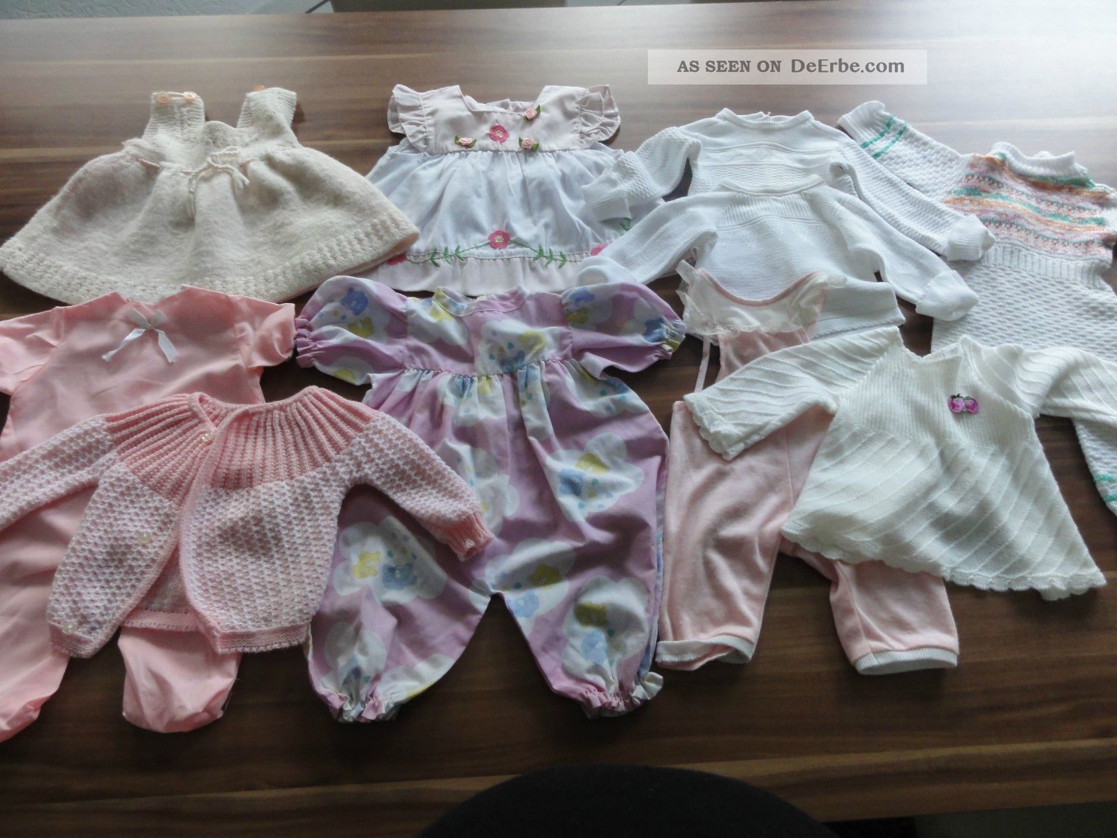 Alte Puppenkleidung /baby Kleidung Gr.  Ca.  60cm Strick,  Weißwäsche,  Kleidchen Original, gefertigt vor 1970 Bild