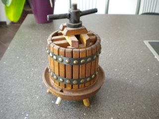 Weinkelter Kelter Deko Holzarbeit Ca.  1045 Gr. Bild