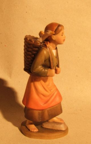 Anri Zosato Krippe 12cm Holz Geschitzt Bemalt Hirtin Mit Gans 11 Cm 1205/23 Bild