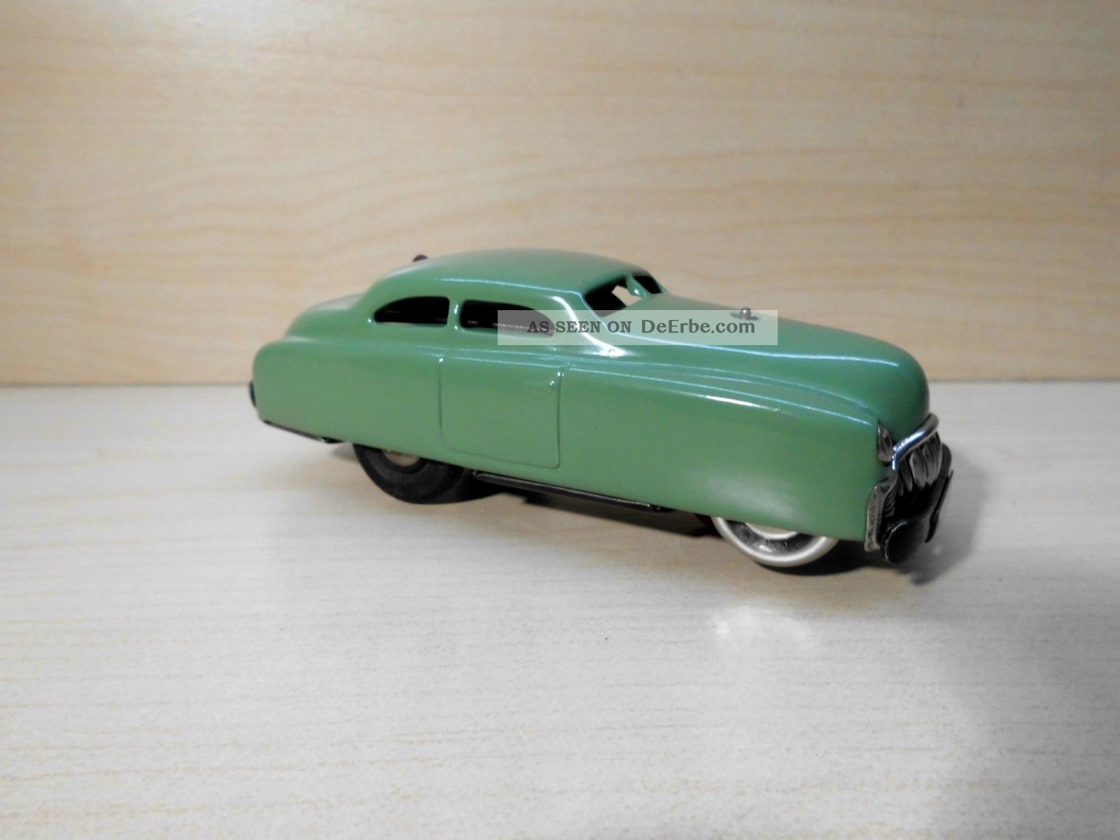Blechspielzeug,  Schuco Varianto Limo 3041,  60er Jahre Original, gefertigt 1945-1970 Bild