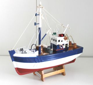 Fischkutter 24cm Holz Fertigmodell Viele Details Boot Schiff Kutter Bild
