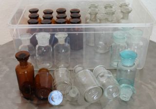 31 Apothekerflaschen Mit Glasstöpsel Braunes&weißes Glas Vase Medizinflasche Bild