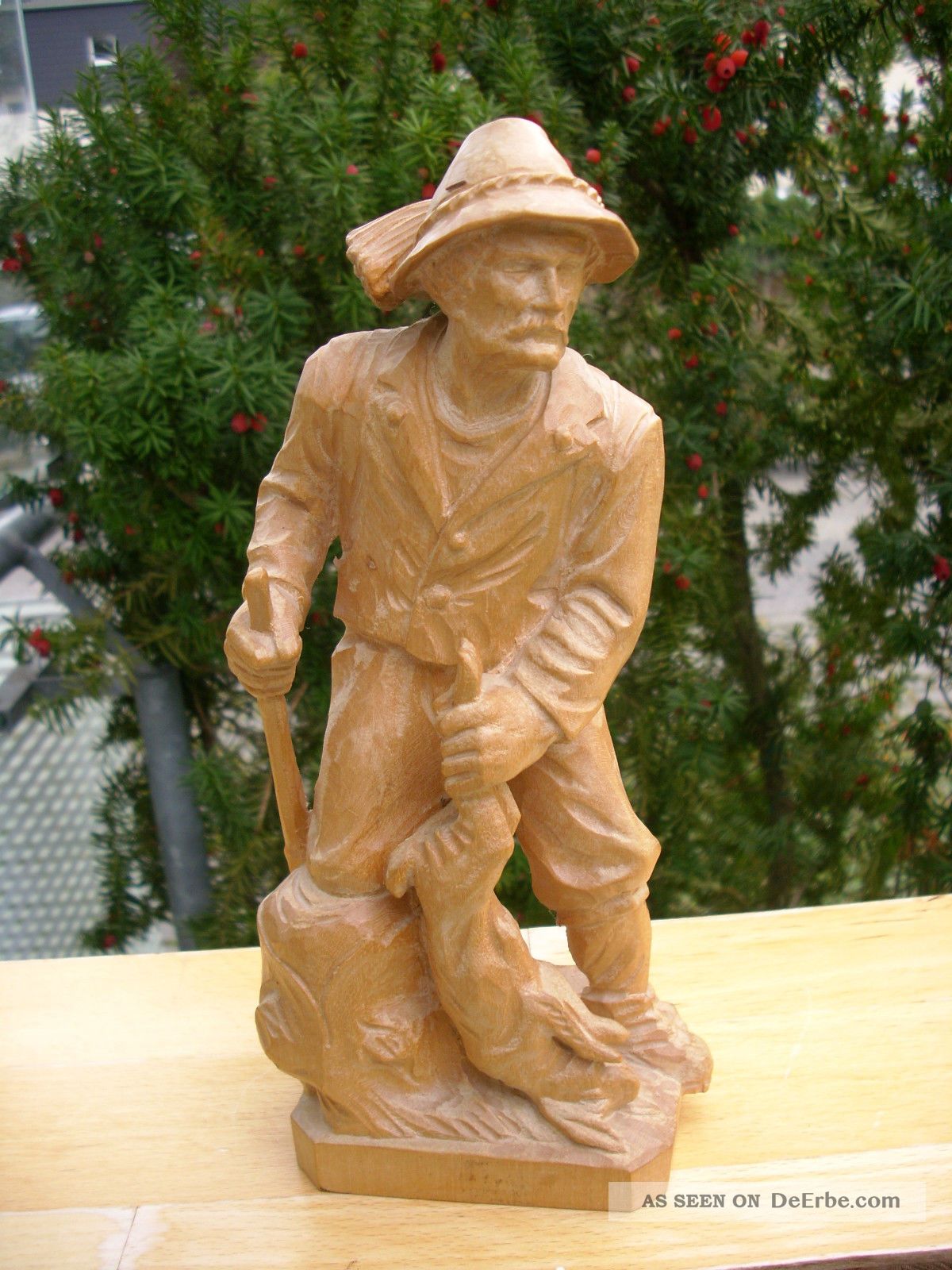 . Alte Holzfigur - Jäger Mit Erlegtem Hasen - Waidmann - Förster - Jagd.  - Deko - Holzarbeiten Bild