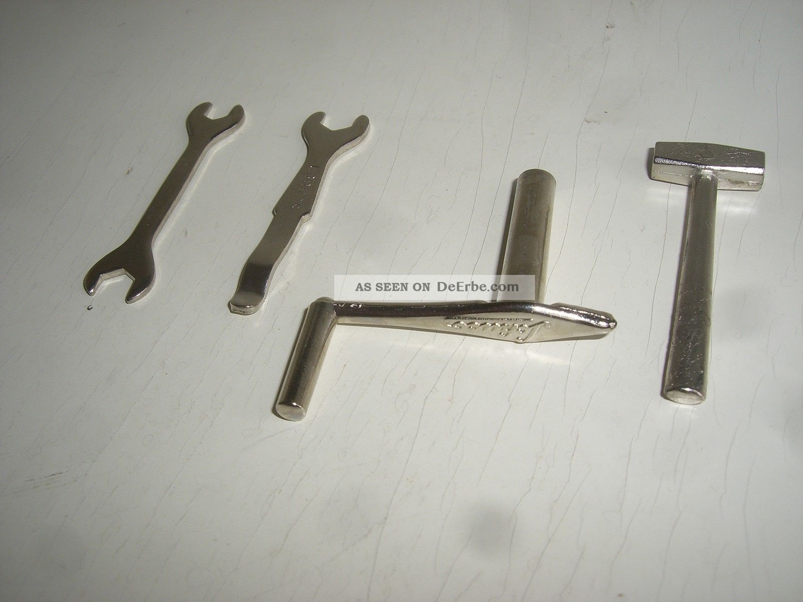 Z 615/ Schuco 1 X Uhrwerkschlüssel,  3 X Werkzeug /für Studio,  Grand Prix Racer Original, gefertigt 1945-1970 Bild