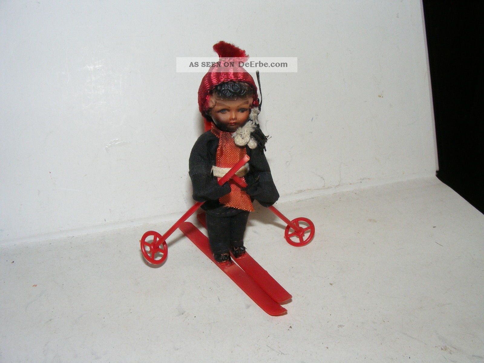 Alte Franz.  Puppe - Schornsteinfeger Auf Ski - Kaufladen - Puppenhaus - Puppenstube Original, gefertigt vor 1970 Bild