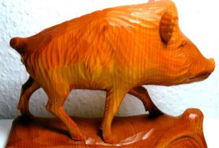 Alte Holzfigur - Schnitzerei - Wildsau - Wildschwein - Holzschnitzerei - Massivholz Bild