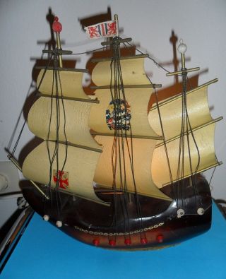 Altes Segelschiff Mit Leuchte Aus Holz - 3 - Mast - Segel - Sammlerwürdig Erhalten Bild