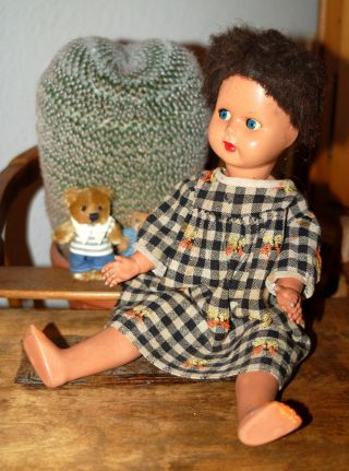 Süsses Altes Puppenmädchen - Puppe Mit Schelmenaugen - Gemarkt Ratti Bild