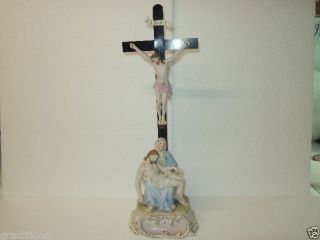 Wunderschönes Altes Kreuz Aus Porzellan Mit Pieta 19.  Jhrt Bild