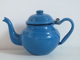 Eine Kleine Alte Teekanne Blau Emaille Email Shabby Teekännchen Kinder Bild