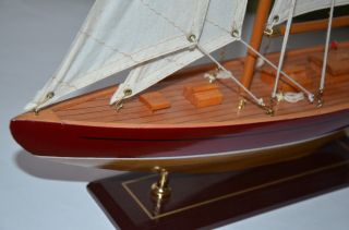 Segelyacht Segelschiff Holzmodell 42cm Rot Und Naturholz Bild