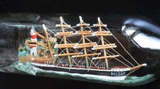 Buddelschiff Flaschenschiff Segelschiff Großsegler Passat Mit Leuchtturm Bild