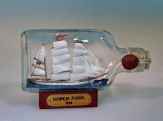 Auflösung Einer Miniatur Buddelschiff Sammlung Nr.  30 „gorch Fock“ Bild