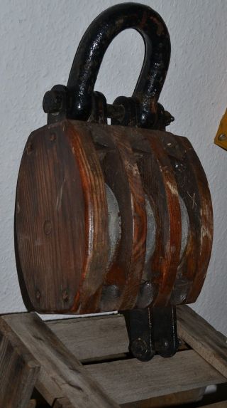 Antiker Großer Schiffsblock Holzblock Dreier Umlenkrolle Flaschenzug Alt Deko Bild