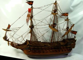 Handgefertigtes Modellschiff Segelschiff Kriegsschiff Holz Dachbodenfund Bild