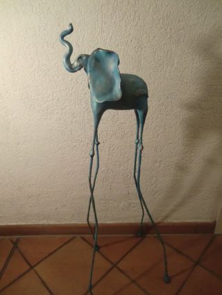 L ' Elephant,  Skulptur Von Dali,  Bronze,  112 Cm Hoch Bild