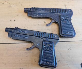 2 Alte Spielzeugpistolen - Blech - Arma - Erbsenpistole Bild