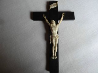 Kruzifix Kreuz Aus Ebenholzolz,  Korpus Aus Bein,  Handgeschnitzt Bild