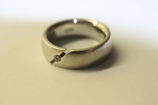 Ring Mit Weißen Stein Im Brillantschliff Silber 925 Fossil Bild