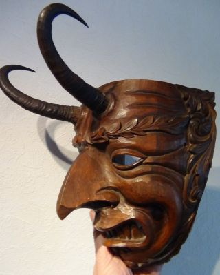 Antike Geschnitzte Holzmaske Larve Perchtenmaske Faschingsmaske Fasnet Fasnacht Bild