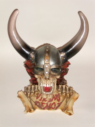 Cooler Wikinger - Totenkopf/schädel - Büste Mit Helm Und Roten Haaren 